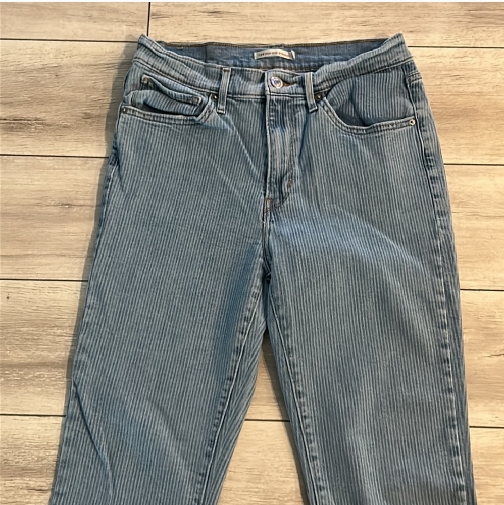 Levi’s 724 high rise straight leg jeans pinstripe size 30